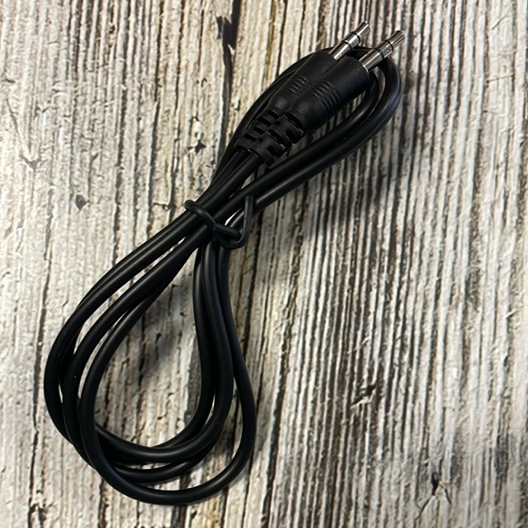 NWOT DEWALT AM FM HEADPHONES - Picture 5 of 6